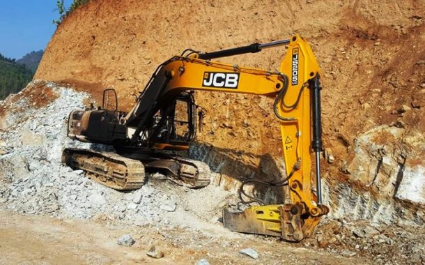 गुल्मीमा एक्साभेटरमा आगजनी