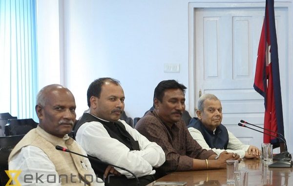 प्रधानमन्त्रीसँग नेता, कार्यकर्ता धरपकड रोक्न राजपाको माग